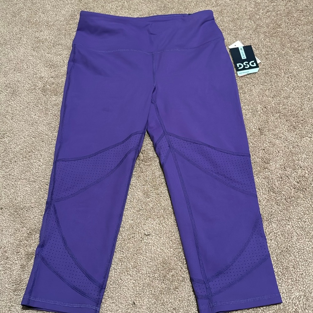 DSG High Rise Capri Leggings